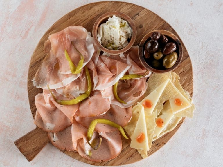 How to Make The Perfect Traditional Italian Antipasto Platter